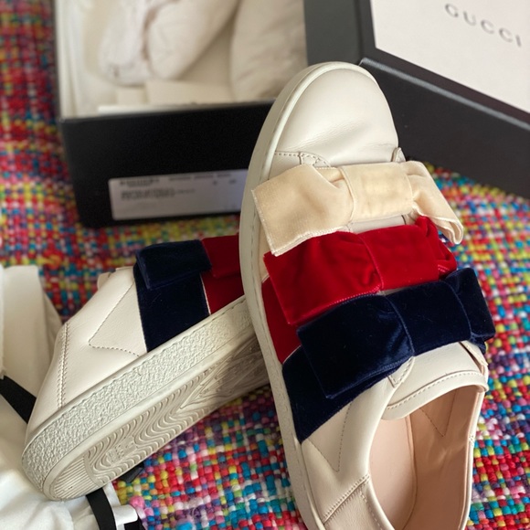 Gucci Ace Sneaker with Velvet Bows!  Good condition, gently used! - Picture 2 of 6